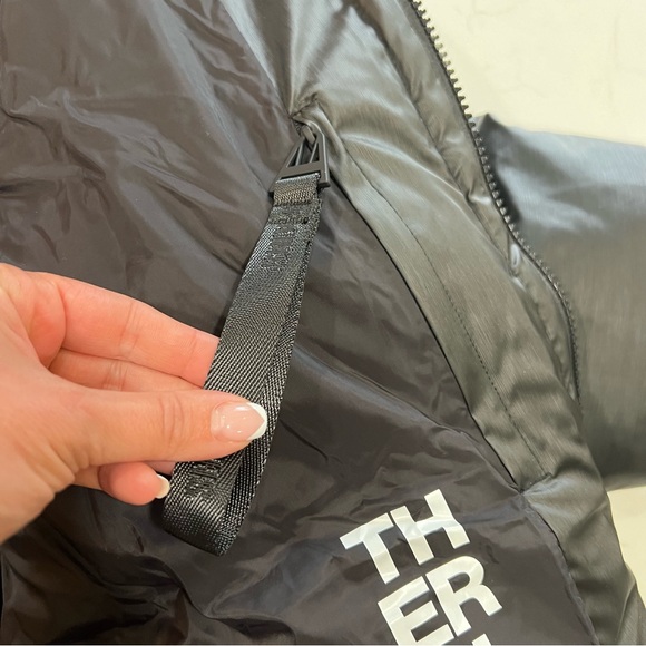 New Rains Bator Puffer Jacket (Unisex) Waterproof BRAND NEW (originally $600) - Picture 9 of 15